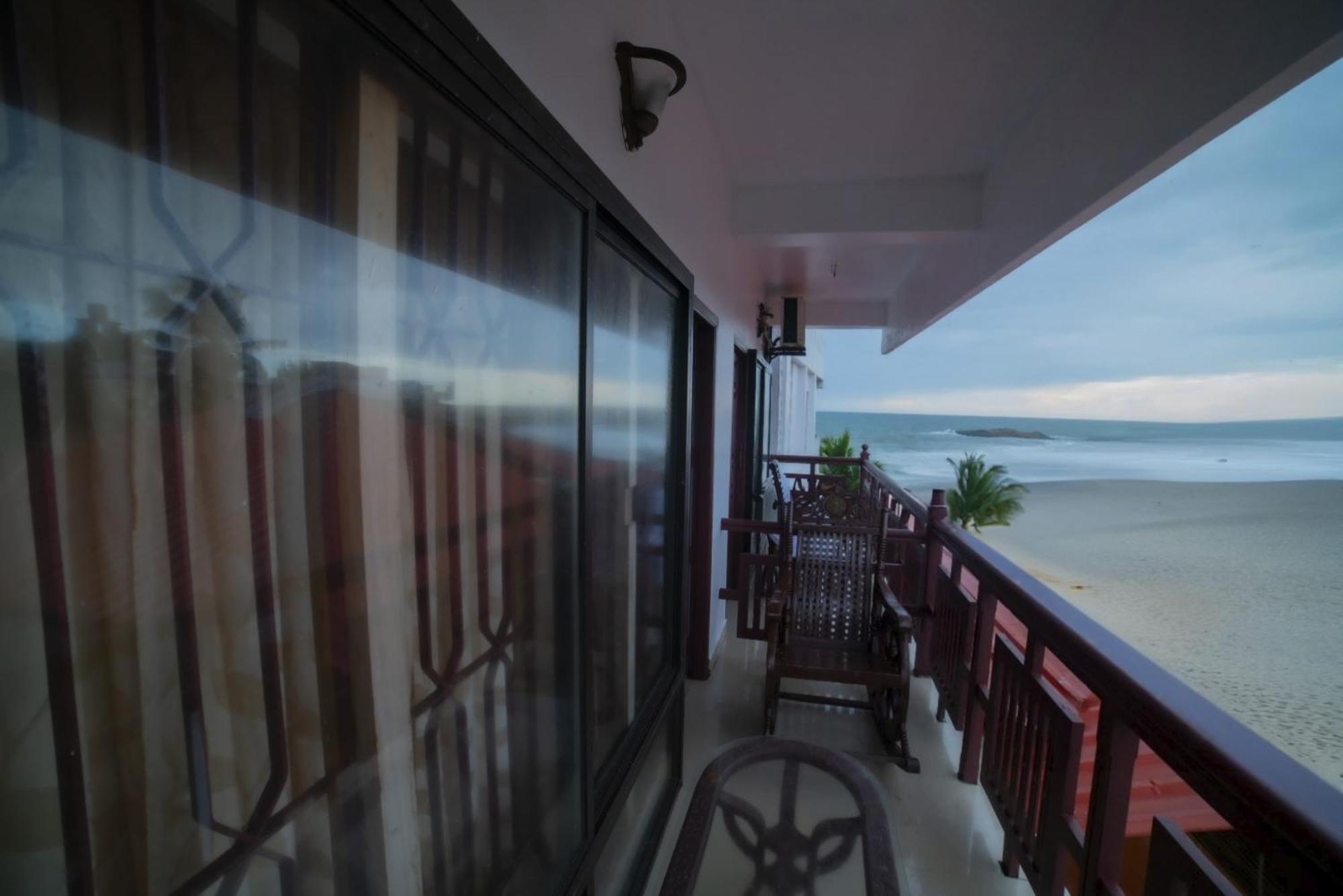 Tippys Beach Resort Kovalam Luaran gambar