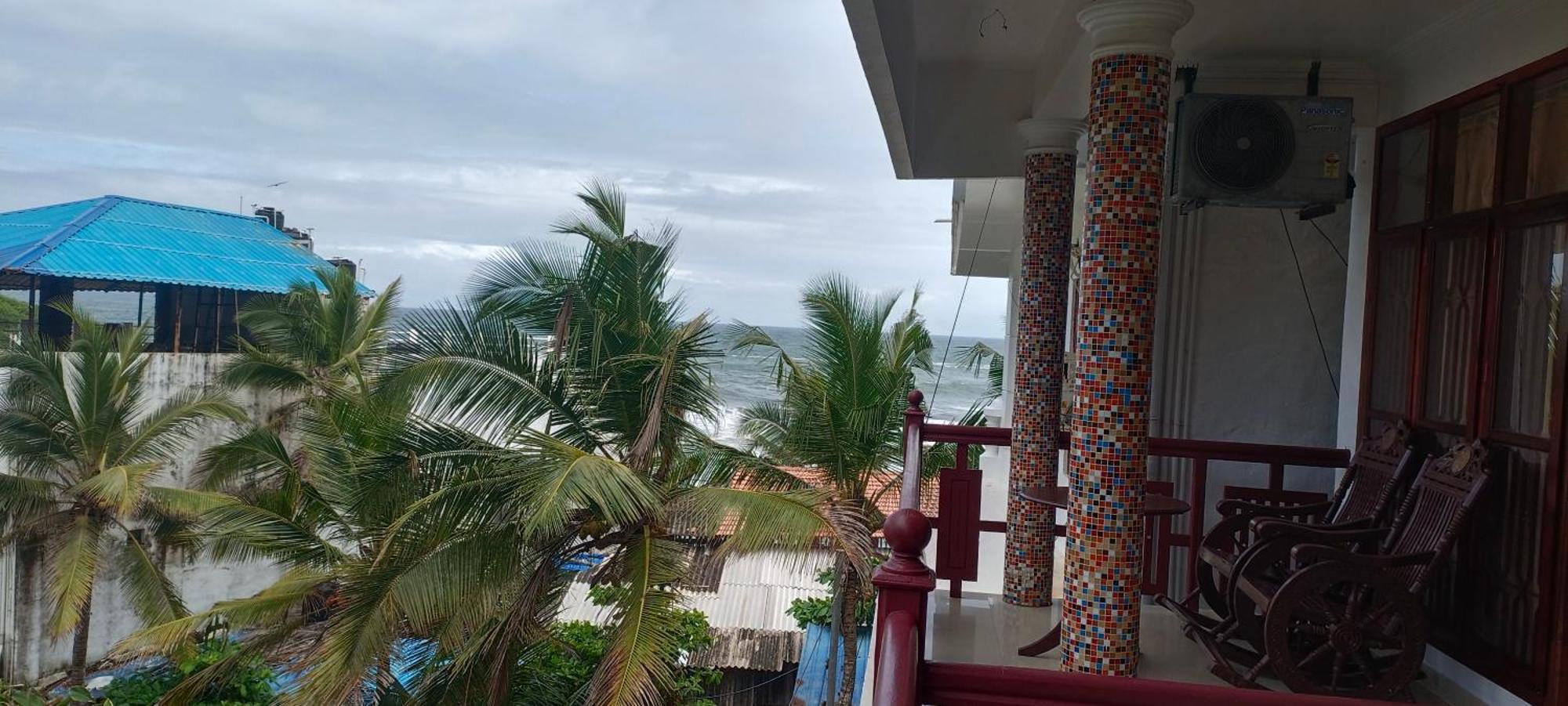 Tippys Beach Resort Kovalam Luaran gambar